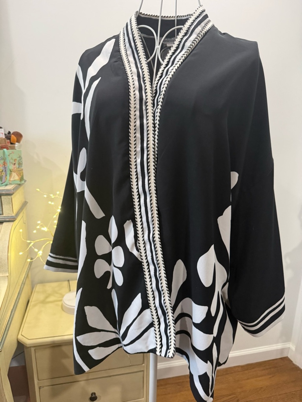 Chico's Black & White Floral Open-Front Tunic